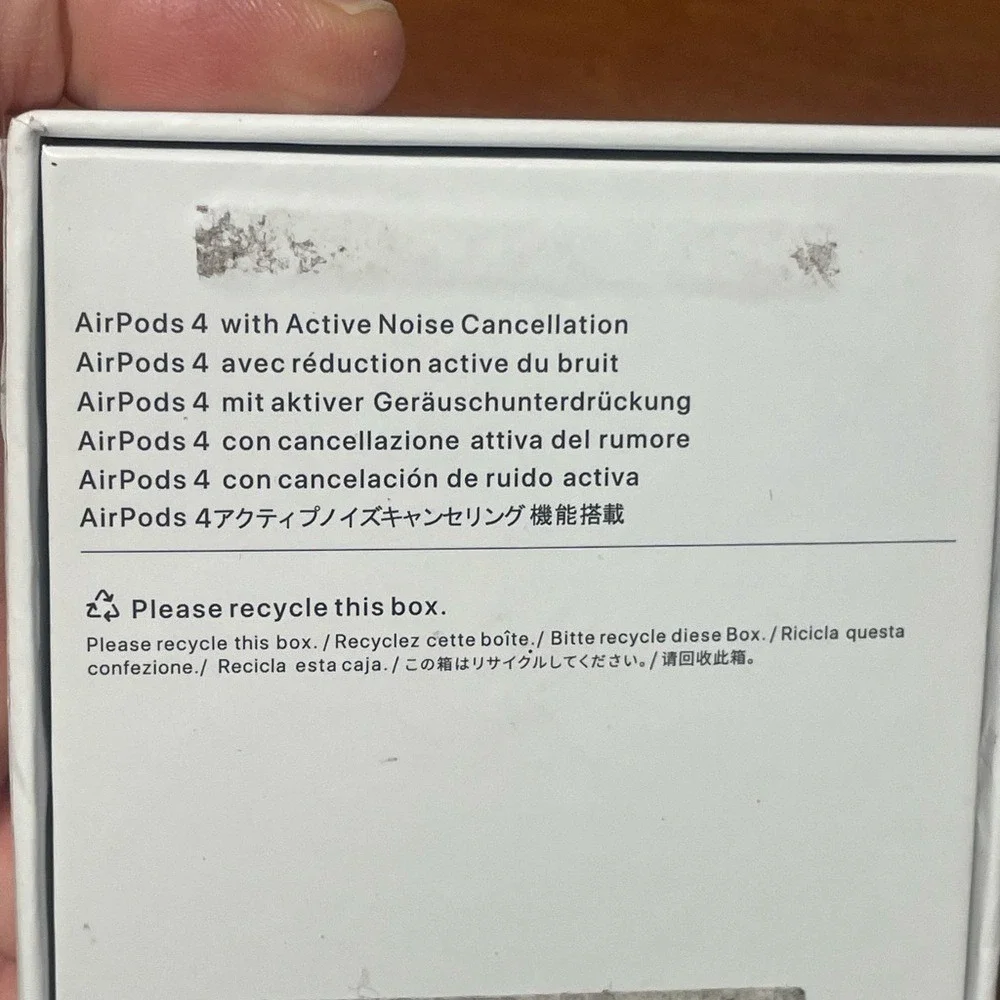 Apple AirPods 4 Gen Charging Case‎ White ANC 2024